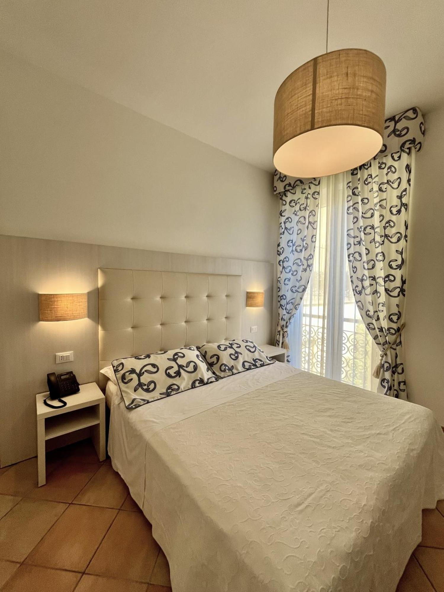 Hotel Degli Amici
